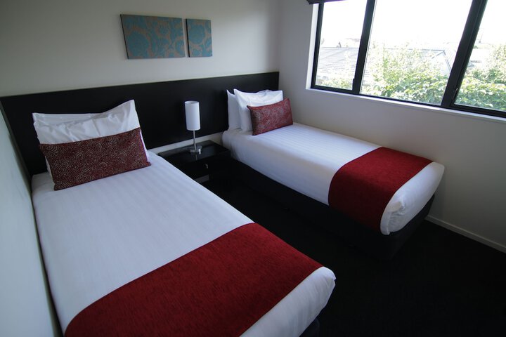 Room 2 of 34