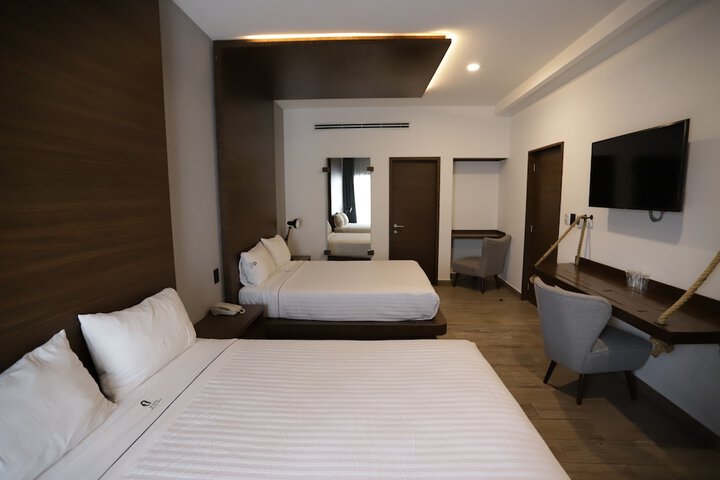 Room 11 of 31