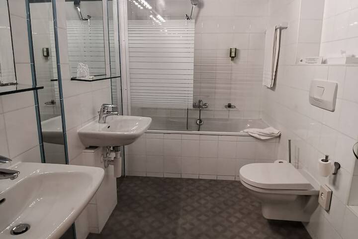 Room 29 of 52