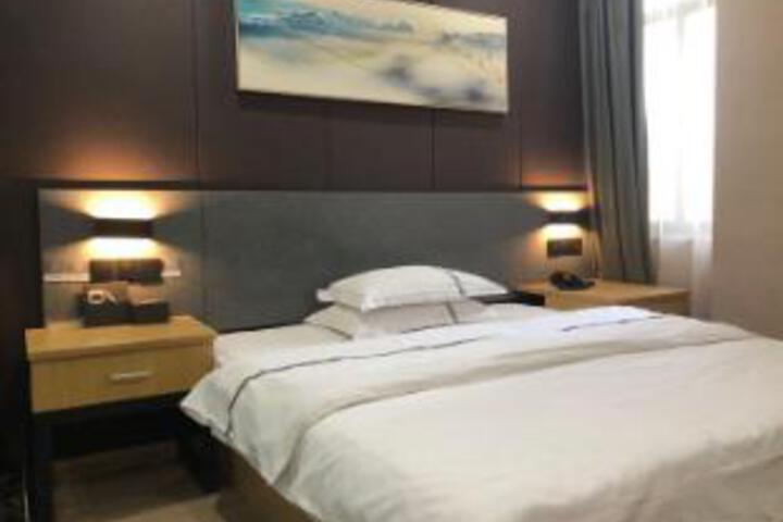 Room 16 of 18