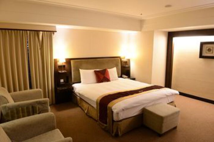 Room 49 of 82