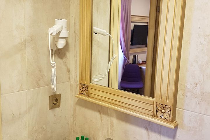 Room 43 of 67