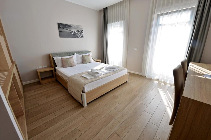 Room 28 of 53