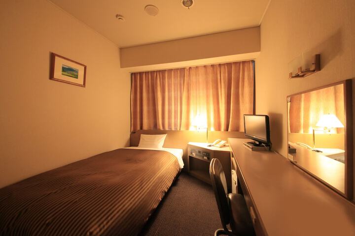 Room 12 of 49