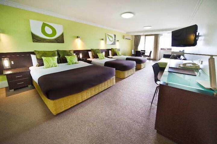 Room 44 of 80