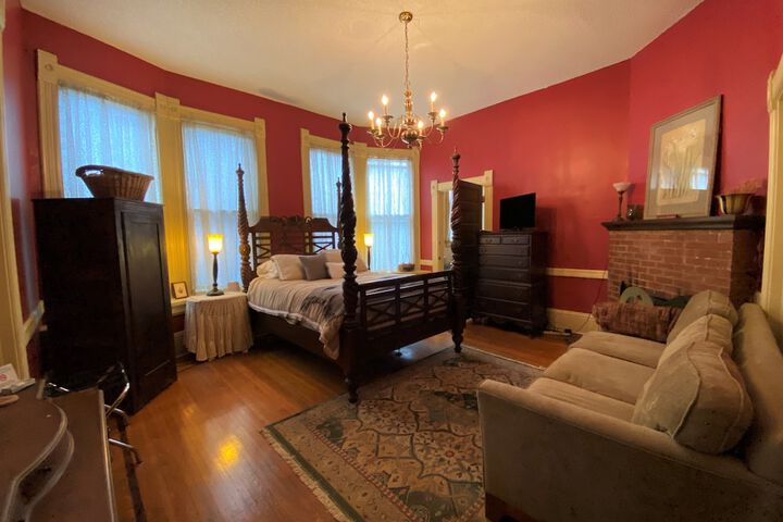 Room 5 of 48