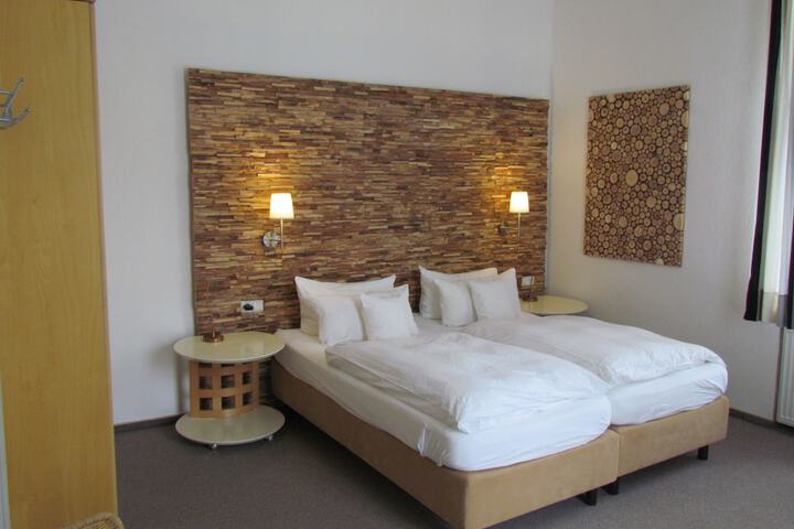 Room 10 of 35
