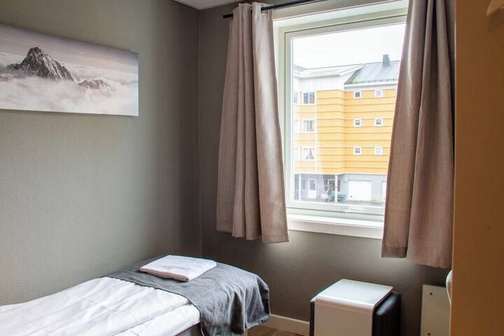Room 34 of 86