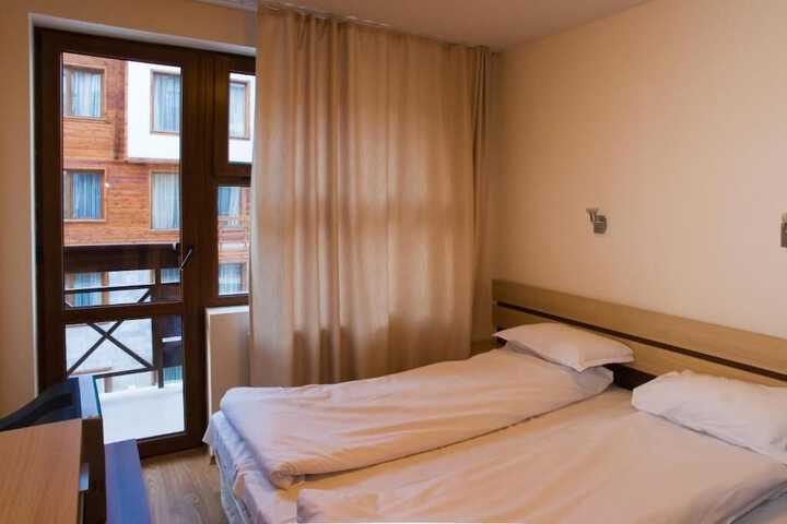 Room 9 of 39