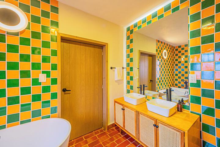 Room 42 of 94