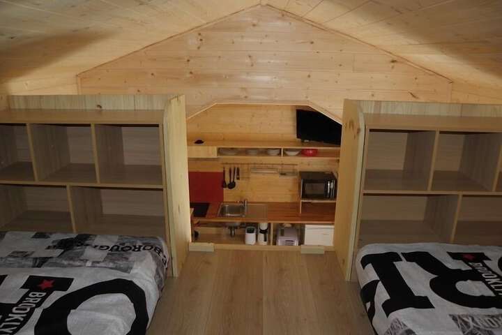 Room 9 of 41