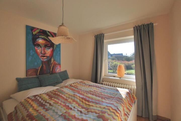 Room 2 of 3