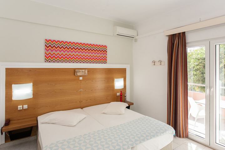 Room 18 of 73