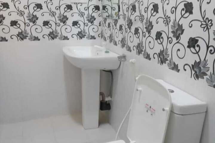 Room 4 of 13