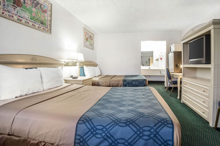 Room 15 of 28