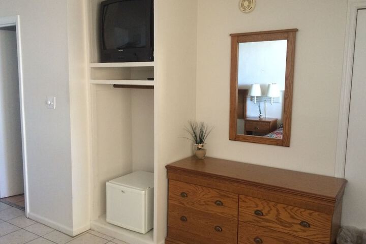 Room 2 of 34