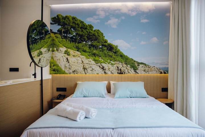Room 4 of 39