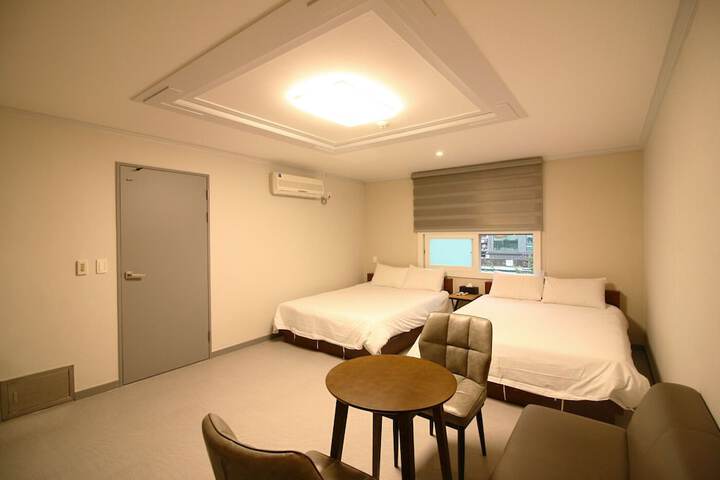 Room 20 of 31