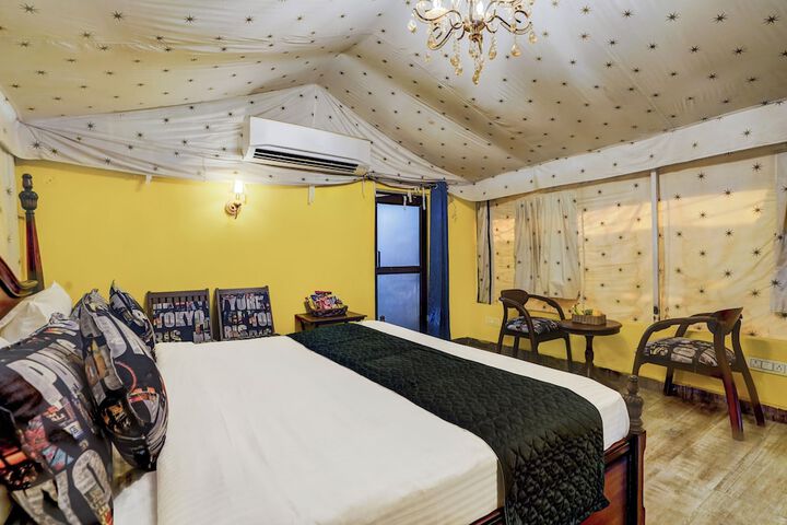 Room 5 of 10