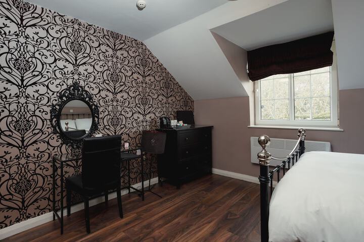 Room 10 of 23