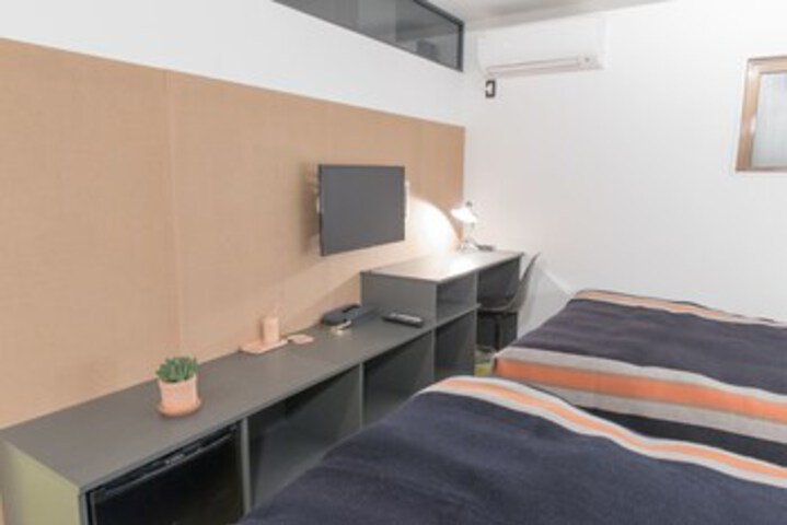 Room 105 of 214