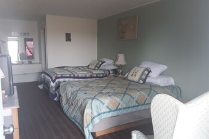 Room 9 of 13