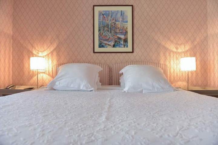 Room 12 of 42