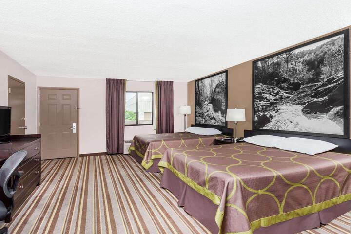 2 Queen Beds (3 of 14)