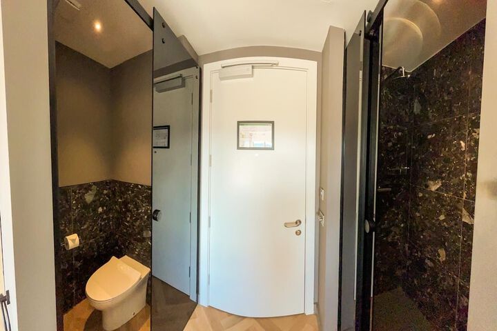 Room 13 of 25