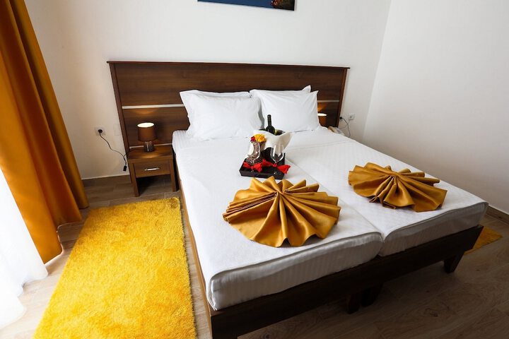 Room 8 of 29