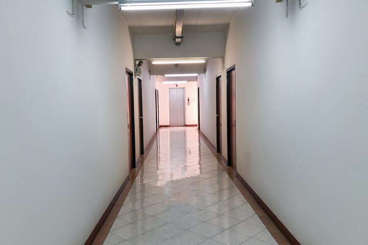 Ballroom/Hall 16 of 20