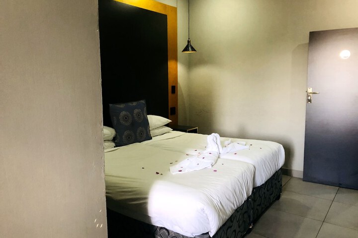 Room 84 of 241