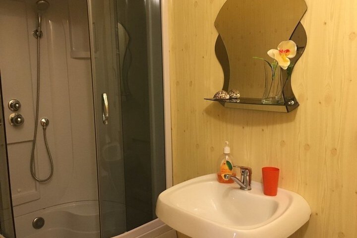 Room 42 of 46