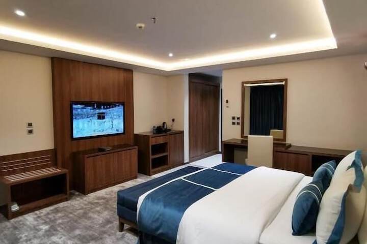 Room 3 of 17