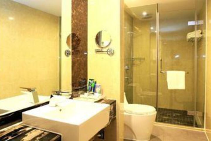 Room 3 of 11