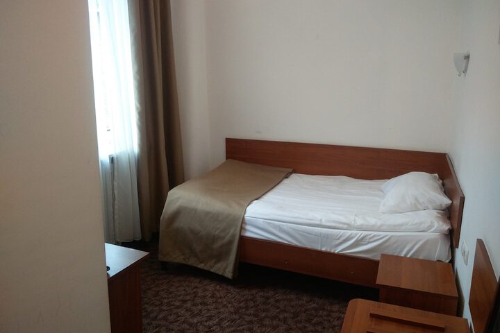 Room 14 of 77