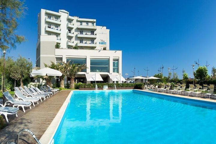 Pools & Facilities
