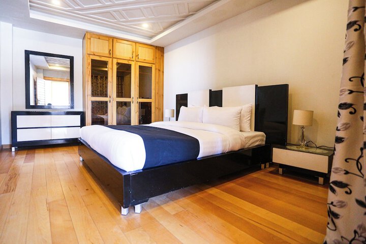 Room 7 of 25