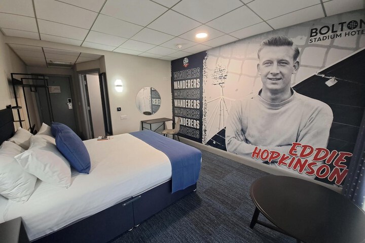 Room 19 of 120