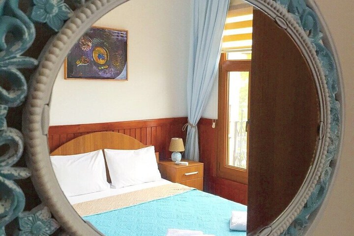 Room 13 of 24