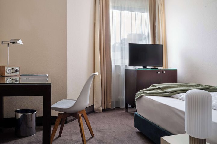 Room 14 of 84