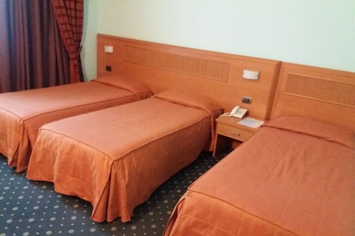 Room 7 of 31