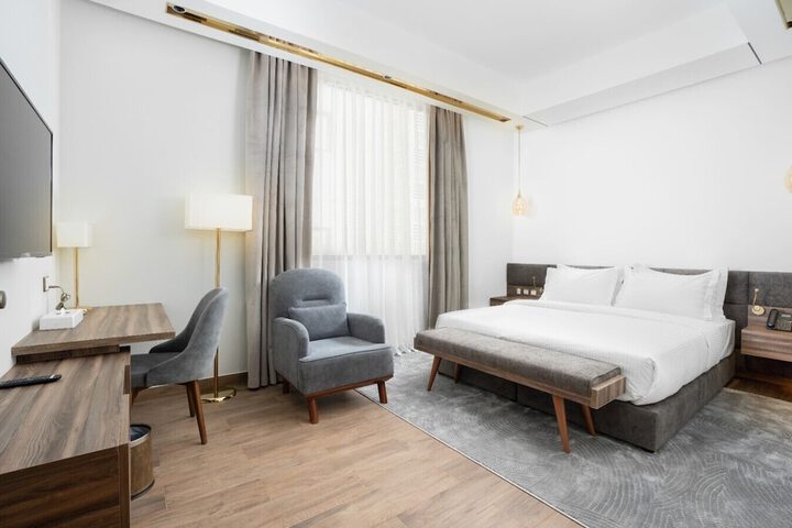 Room 9 of 21