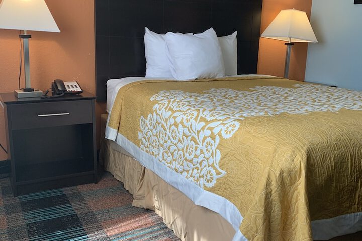 Room 8 of 17