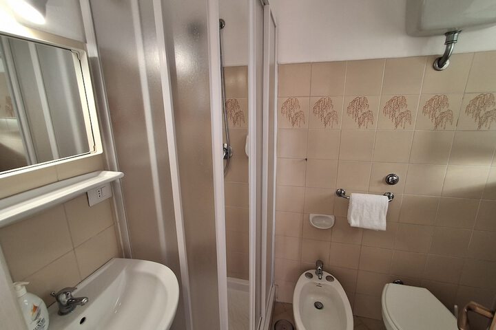 Room 38 of 82
