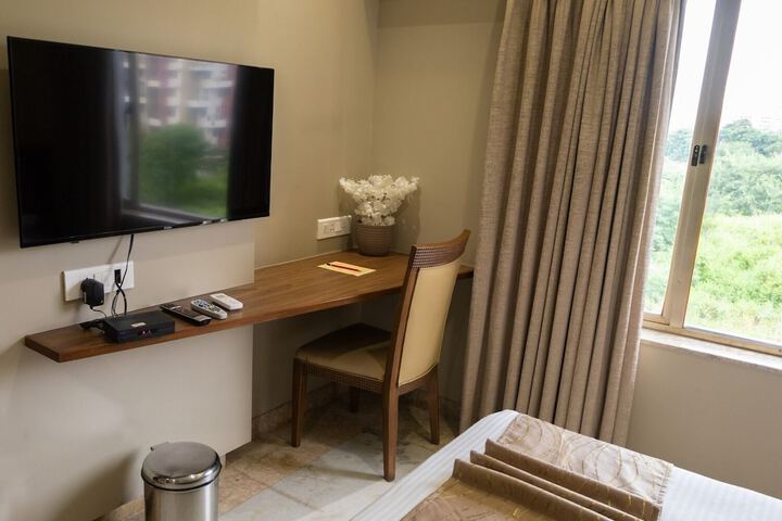 Room 12 of 42