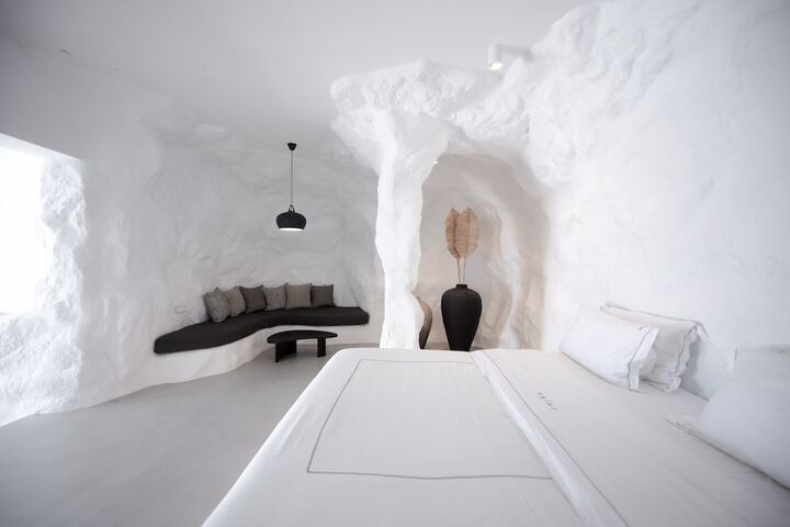 Room 25 of 240