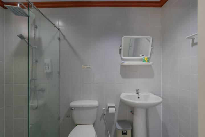 Room 33 of 45