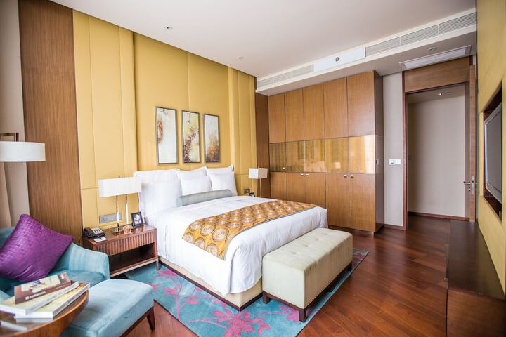 Room 5 of 33