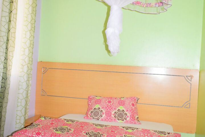 Room 15 of 66